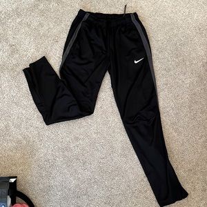 black nike joggers